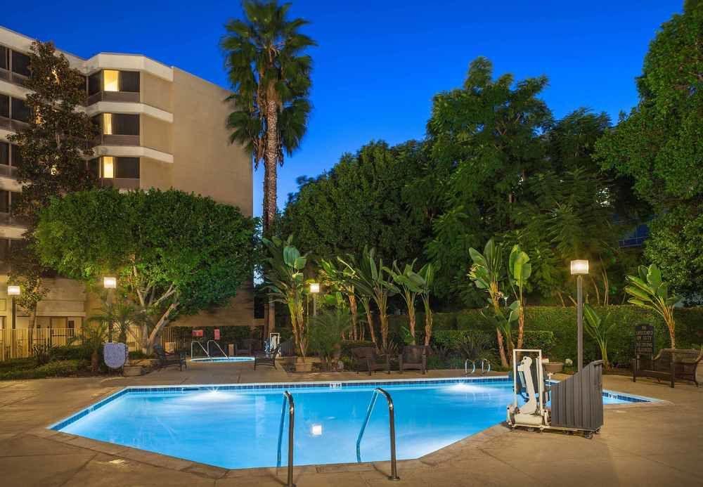 Fullerton Marriott At California State University Hotel Exterior photo