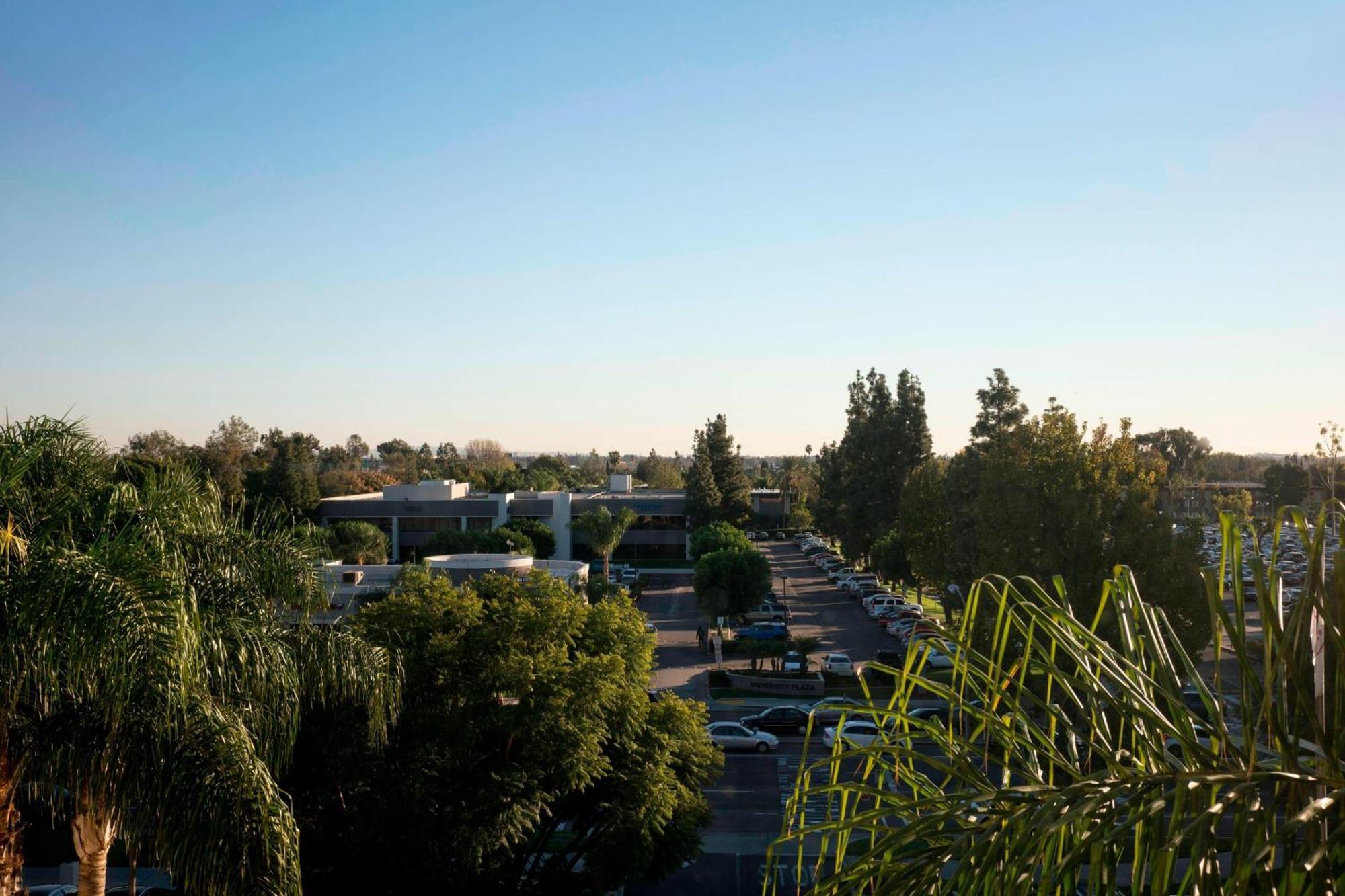 Fullerton Marriott At California State University Hotel Exterior photo